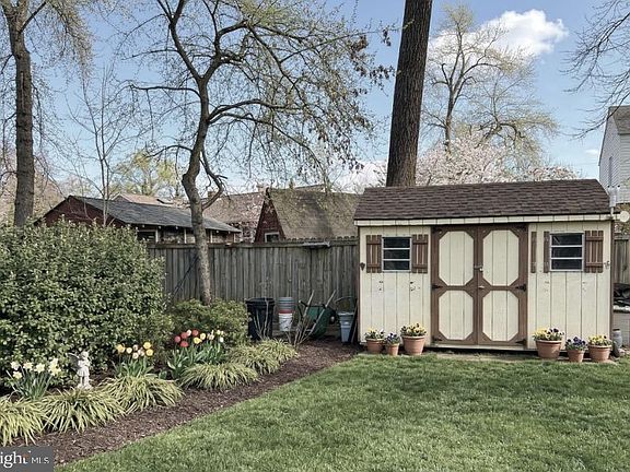 4th image of 2502 Hughes Rd