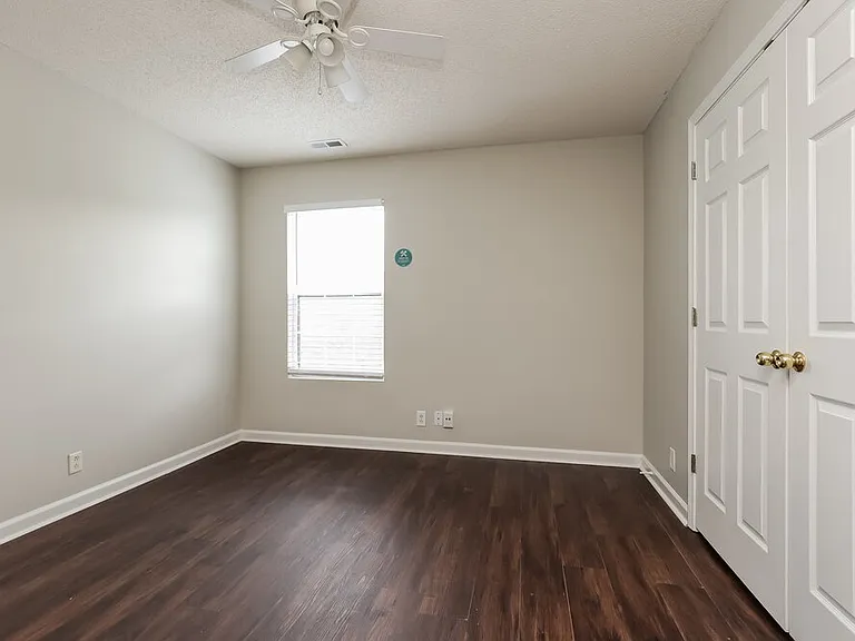1464 Rochester Dr — Photo 13
