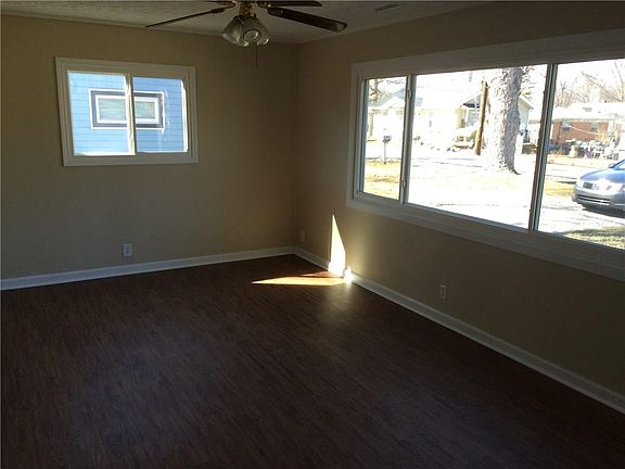 3rd image of 1213 E Lawrence Ave