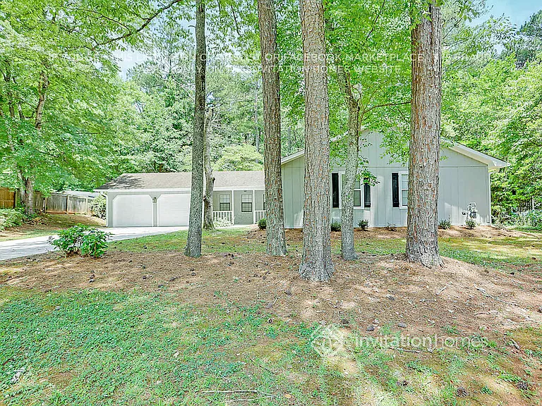 5065 Shannon Way SW — Photo 2