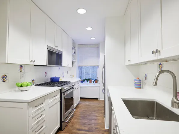 162 East 80th Street image 8 of 10