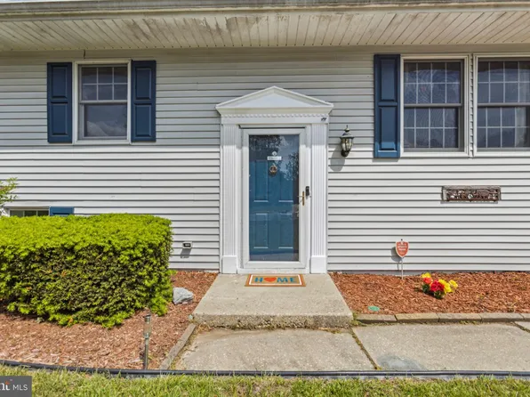 302 Gunning Bedford Dr, Dover, DE 19904