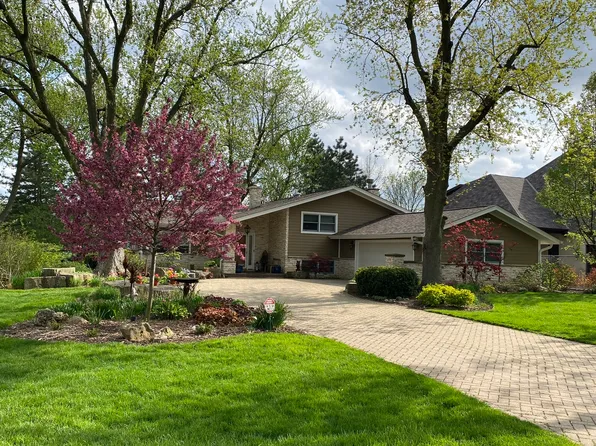 225 Herbert St, Downers Grove, IL 60515