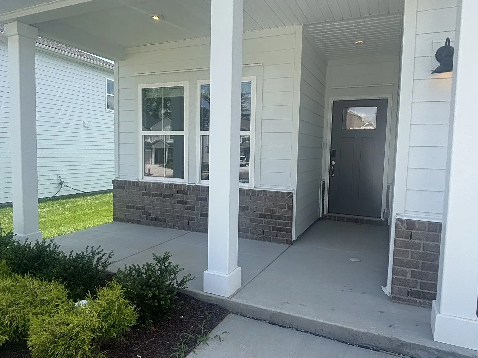 4 bed, 2135 sqft, $2,800 — Photo 3