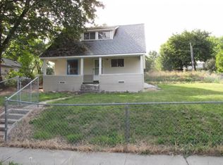 207 N Asbury St, Moscow, ID 83843