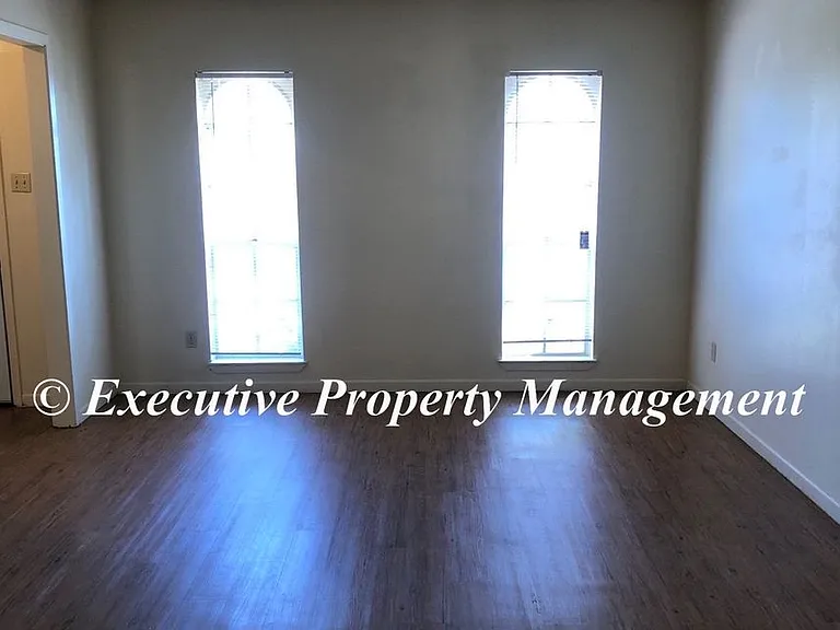 432 Cottonwood Dr — Photo 4