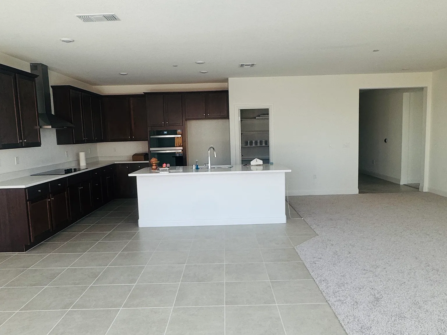 3 bed, 1990 sqft, $2,800 — Photo 2