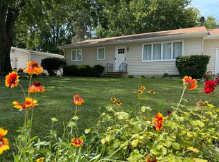 121 Niagara Dr, Waterloo, IA 50701