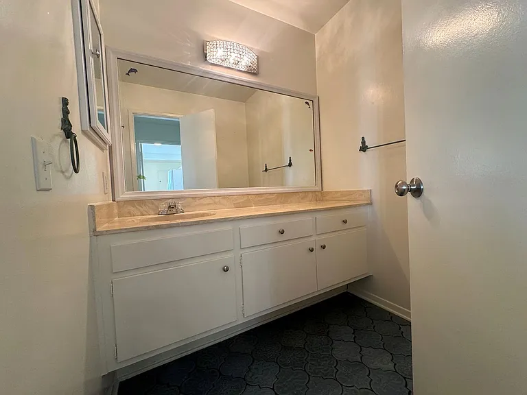3135 Harbor Blvd — Photo 16