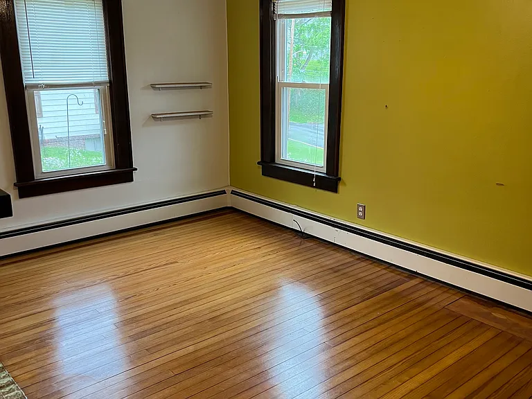 925 Ridgeway Ave — Photo 6