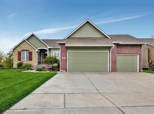 2501 N Graystone Cir, Wichita, KS 67228