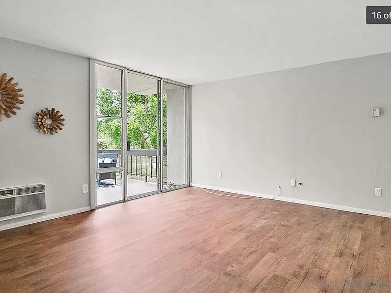 3050 Rue Dorleans #203 — Photo 8