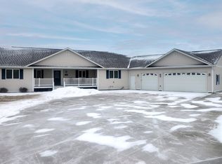 8244 Burr Oak Loop, Bismarck, ND 58501