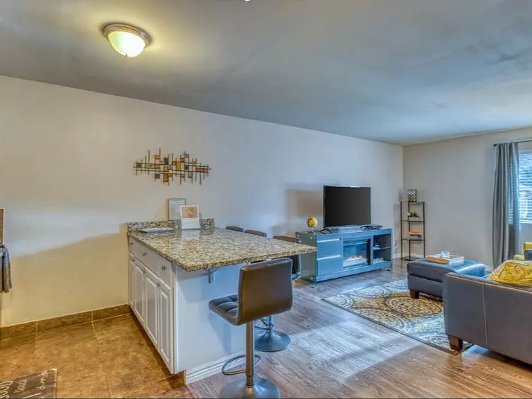 851 W Beaver Creek Blvd #19 — Photo 2