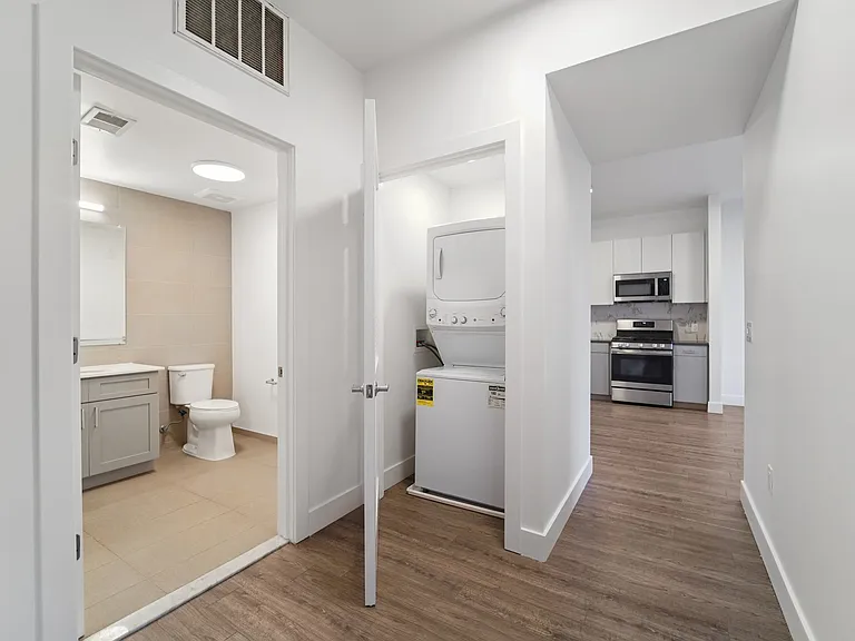 475 William St. — Photo 17