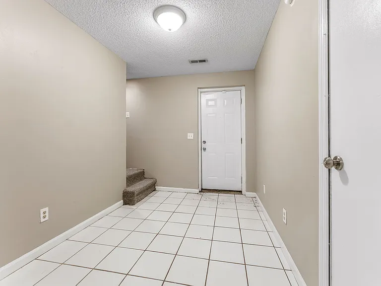 7166 Holland Ln — Photo 26