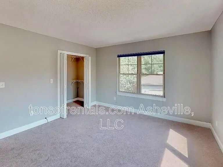 130 Downing Park Ct — Photo 15