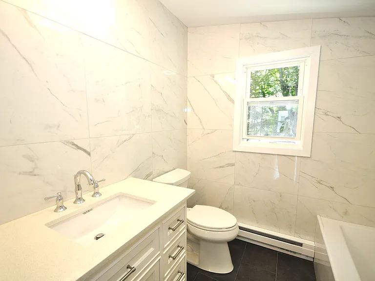 17 Hough St #17 — Photo 20