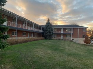 1445 W Touhy Ave APT 2B, Park Ridge, IL 60068