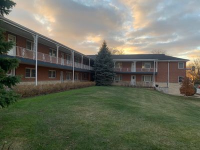 1445 W Touhy Ave APT 2B, Park Ridge, IL, 60068