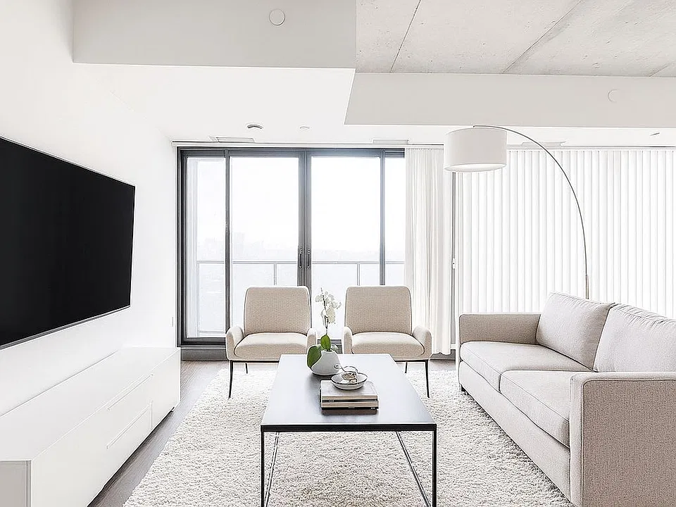 111 Bathurst St #1004