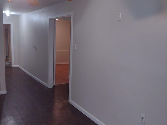 4th image of 32 Oxford St