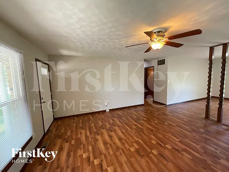 156 Dolores St — Photo 2