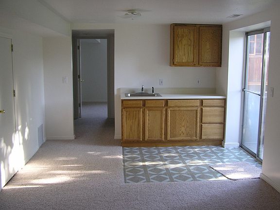 walkout basemet/mother in law apartment