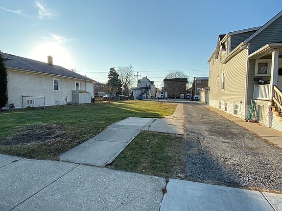 5th image of 1410 N 15th Ave