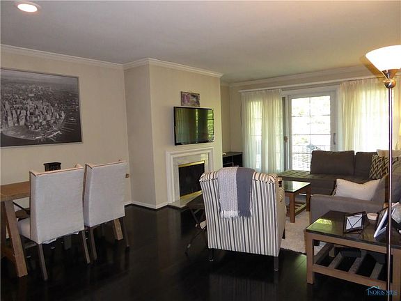 3rd image of 4243 W Bancroft St APT 206E