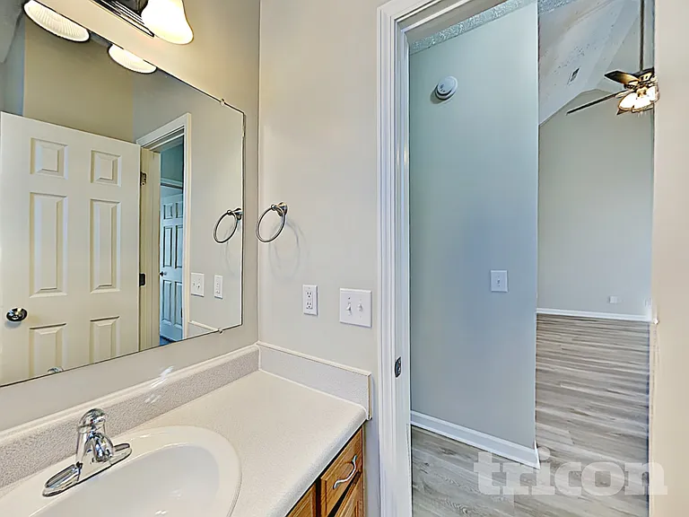 407 Barking Dr — Photo 12