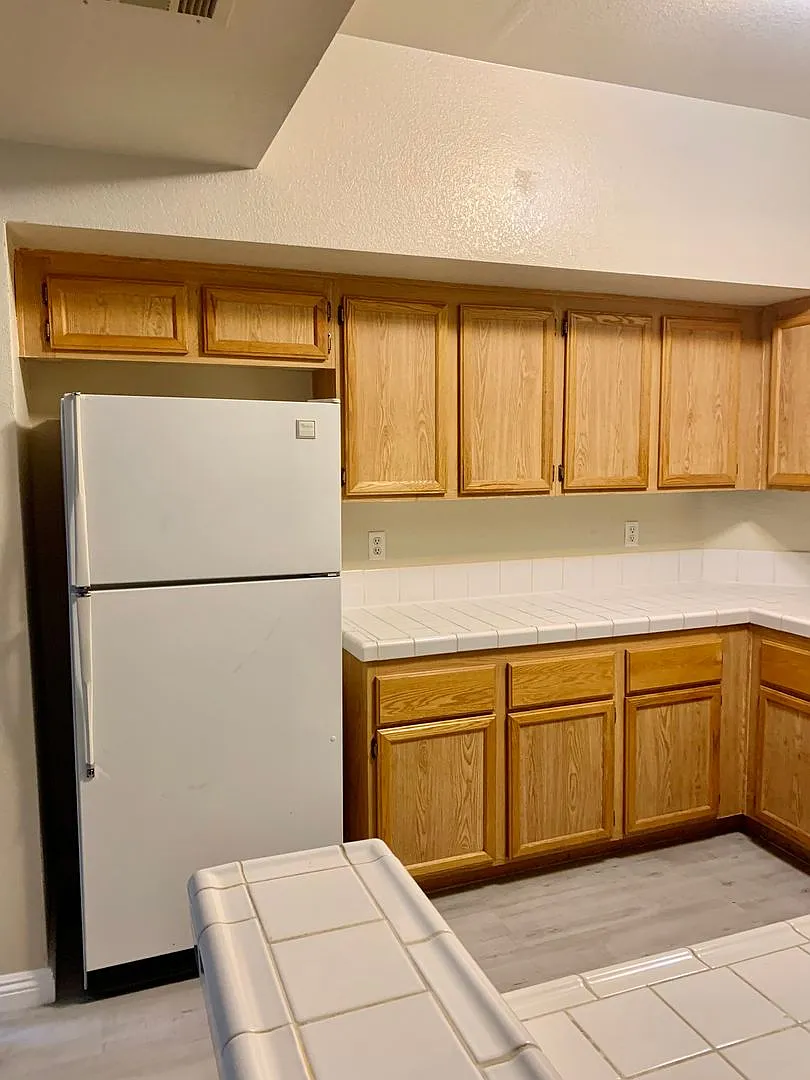 Must See Condo! — Photo 3