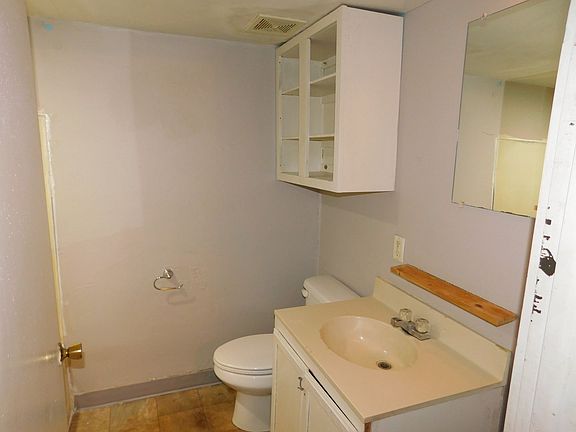 4th image of 924 N Topeka St #E2