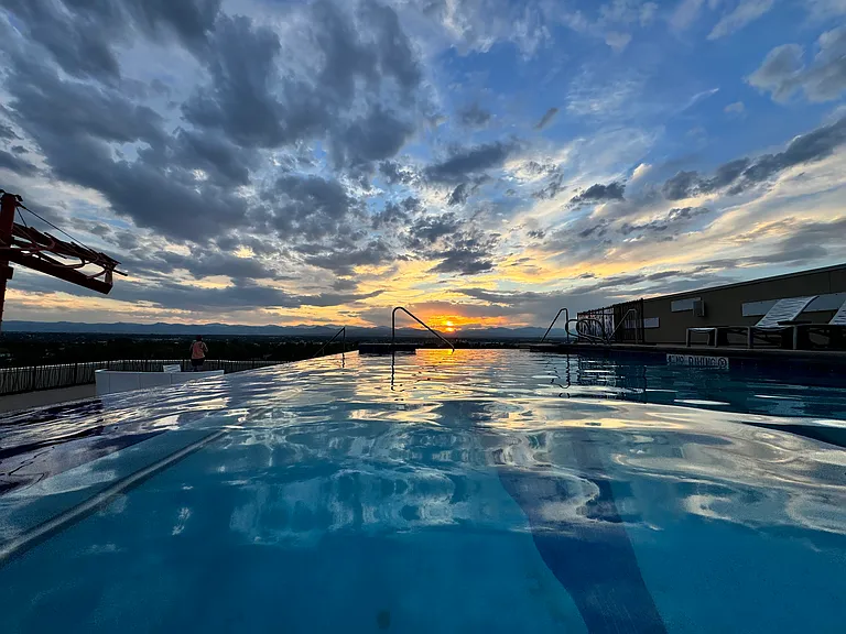 Best pool ever with amazing sunsets