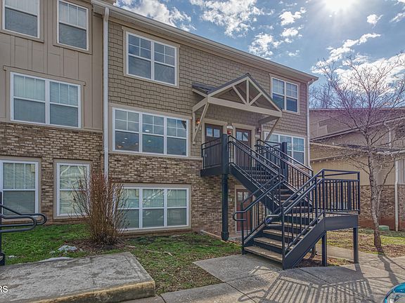 3rd image of 3918 Cherokee Woods Way APT 202