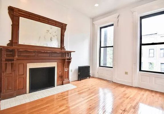 2nd image of 9 W 122nd St APT 2R