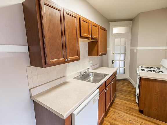 5th image of 3501 Magnolia Ave