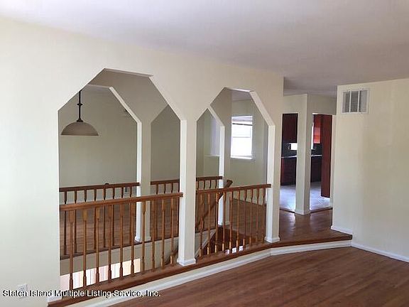 5th image of 264 Woodward Ave #1