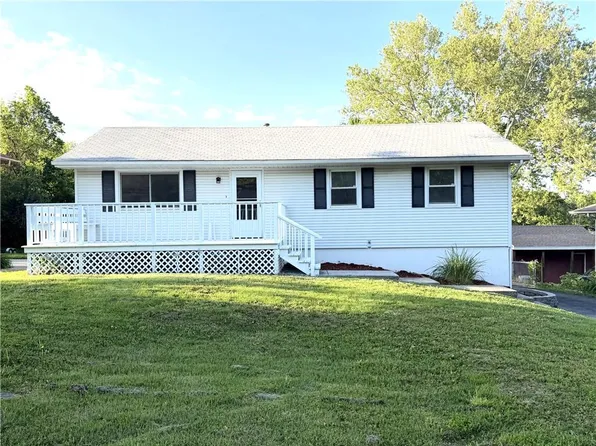 12212 E 32nd St S, Independence, MO 64052