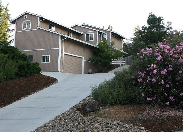 1st image of 2083 Vista Mar Dr