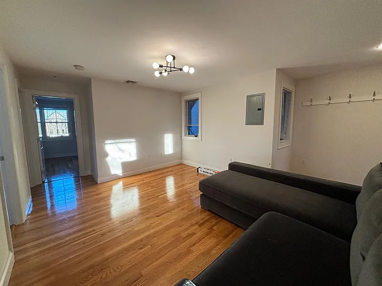 1012 Massachusetts Ave — Photo 10
