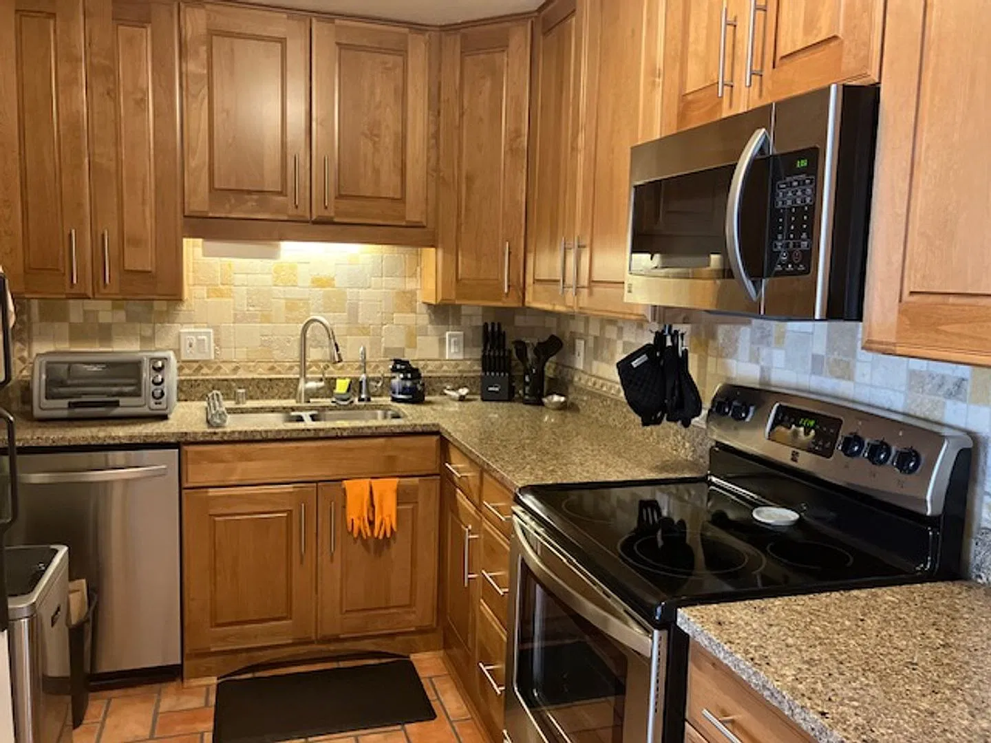 Fully Furnished 2BR Condo in Los Arroyos Compound Internet Included, Utilities up to $100/mo — Photo 3