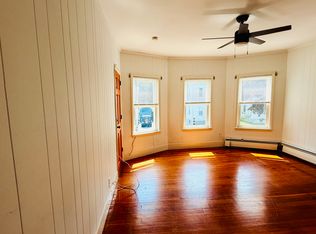 (Undisclosed Address), Bristol, RI 02809