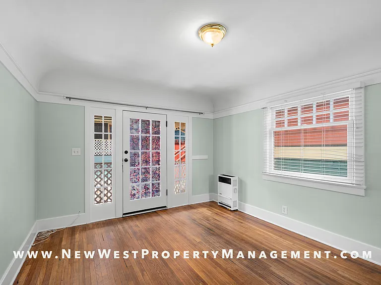 2417 Market St — Photo 11