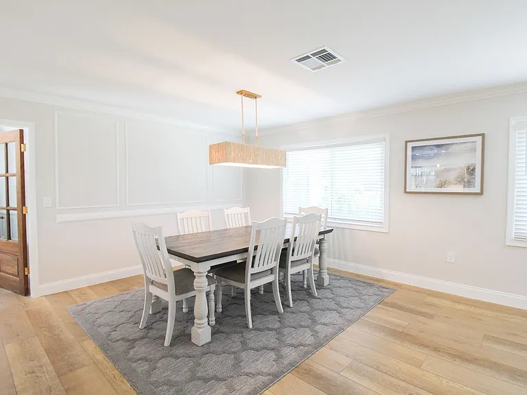 691 Russell St — Photo 30