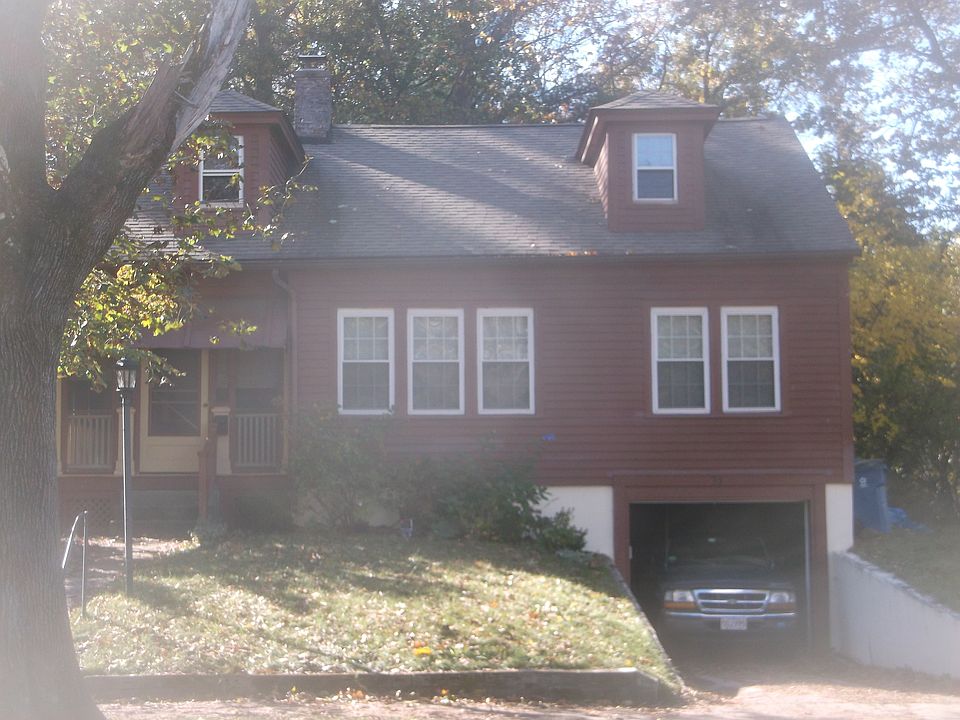 2nd image of 95 Morton St
