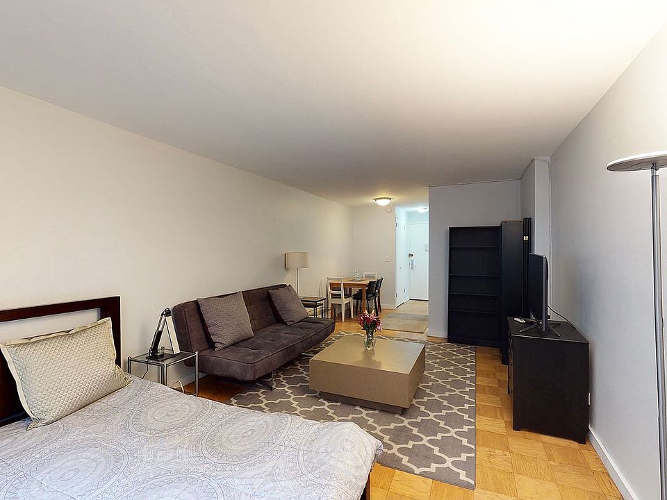 2nd image of 16 W 16th St APT 8MS