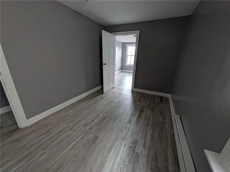 329 E Broad St — Photo 9