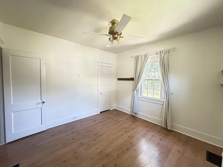 1739 Speed Ave — Photo 12