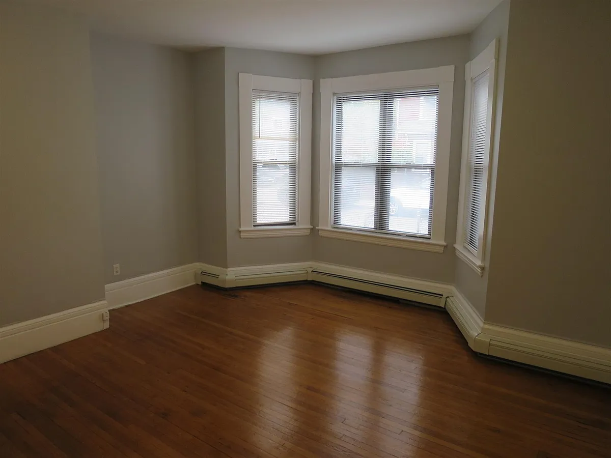 Building Photo - 564 Putnam Ave #2R